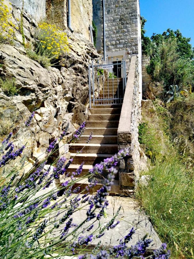 Rabski Dvor Apartment Rab Town Bagian luar foto