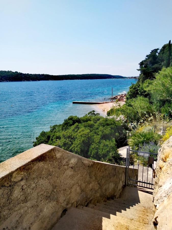 Rabski Dvor Apartment Rab Town Bagian luar foto