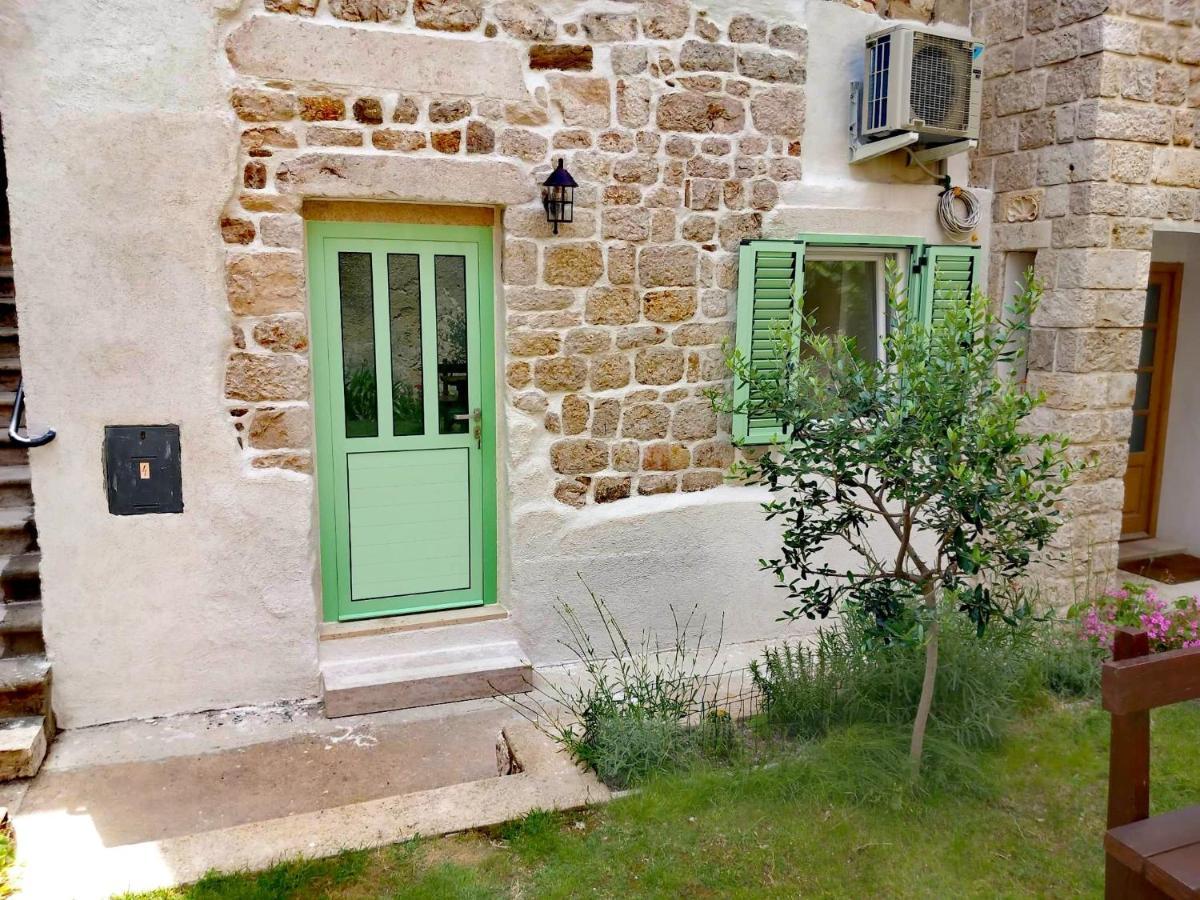 Rabski Dvor Apartment Rab Town Bagian luar foto