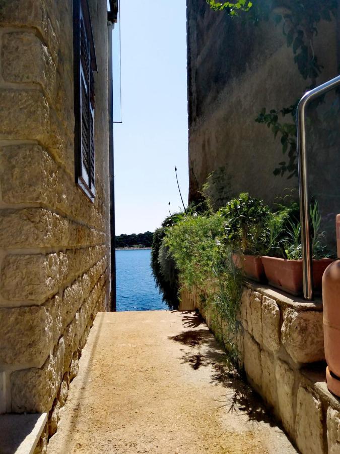 Rabski Dvor Apartment Rab Town Bagian luar foto